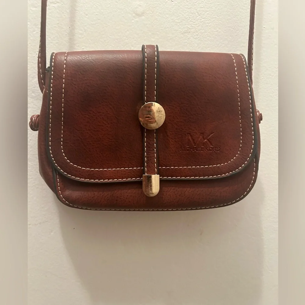 Michael Kors crossbody - Picture 1 of 3